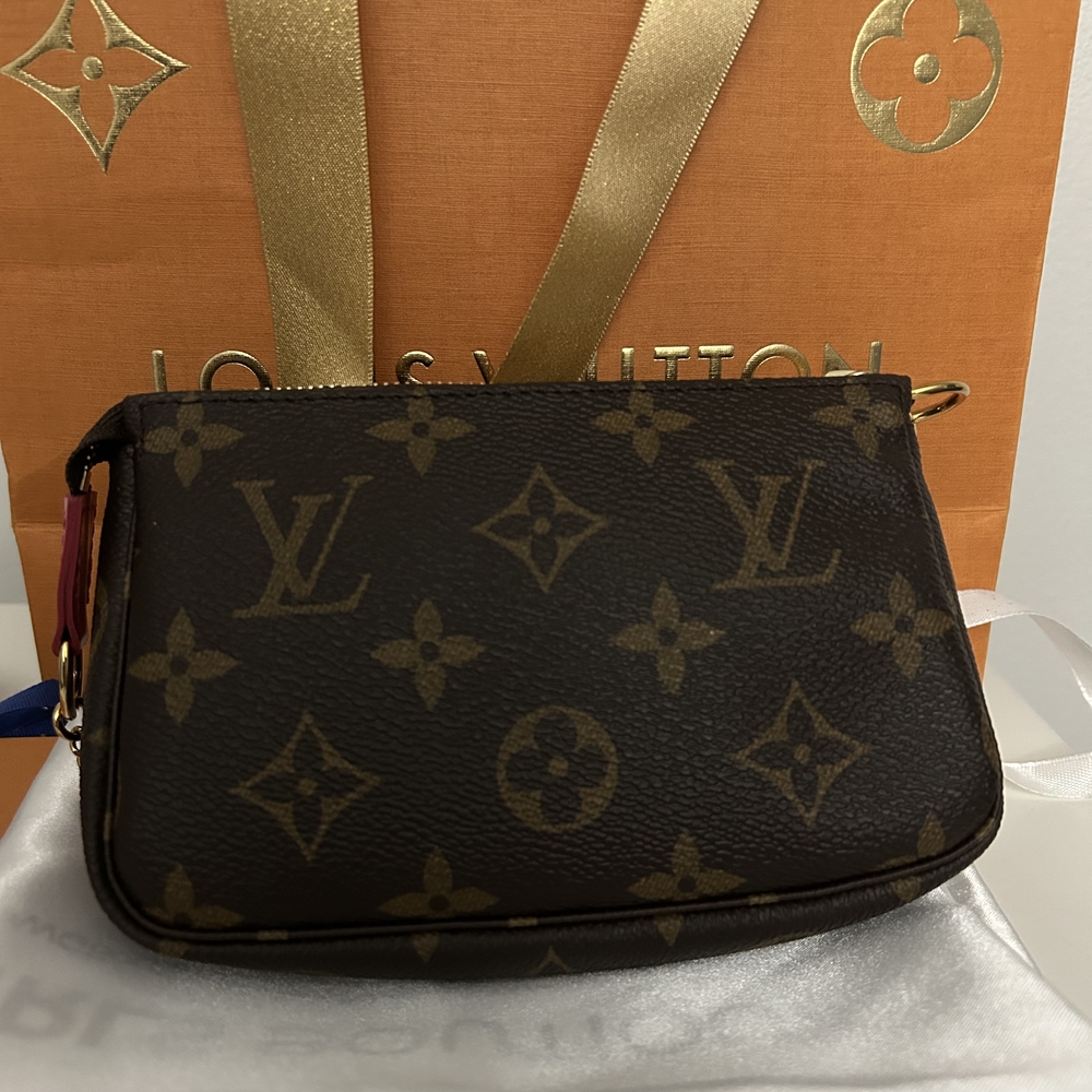 SOLD! Limited Edition Christmas Mini Pochette - Picture 2 of 4